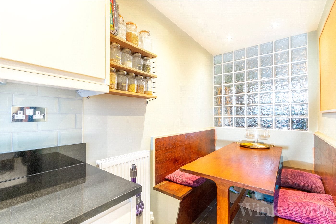 Flat Glengall Road in Greater London