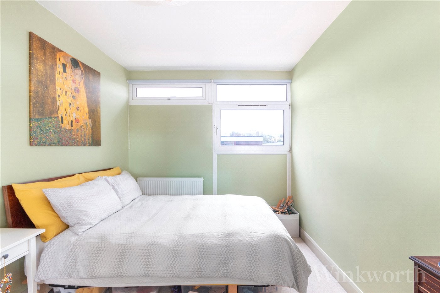 Flat Glengall Road in Greater London
