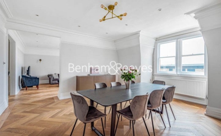 Flat Finchley Road in Greater London