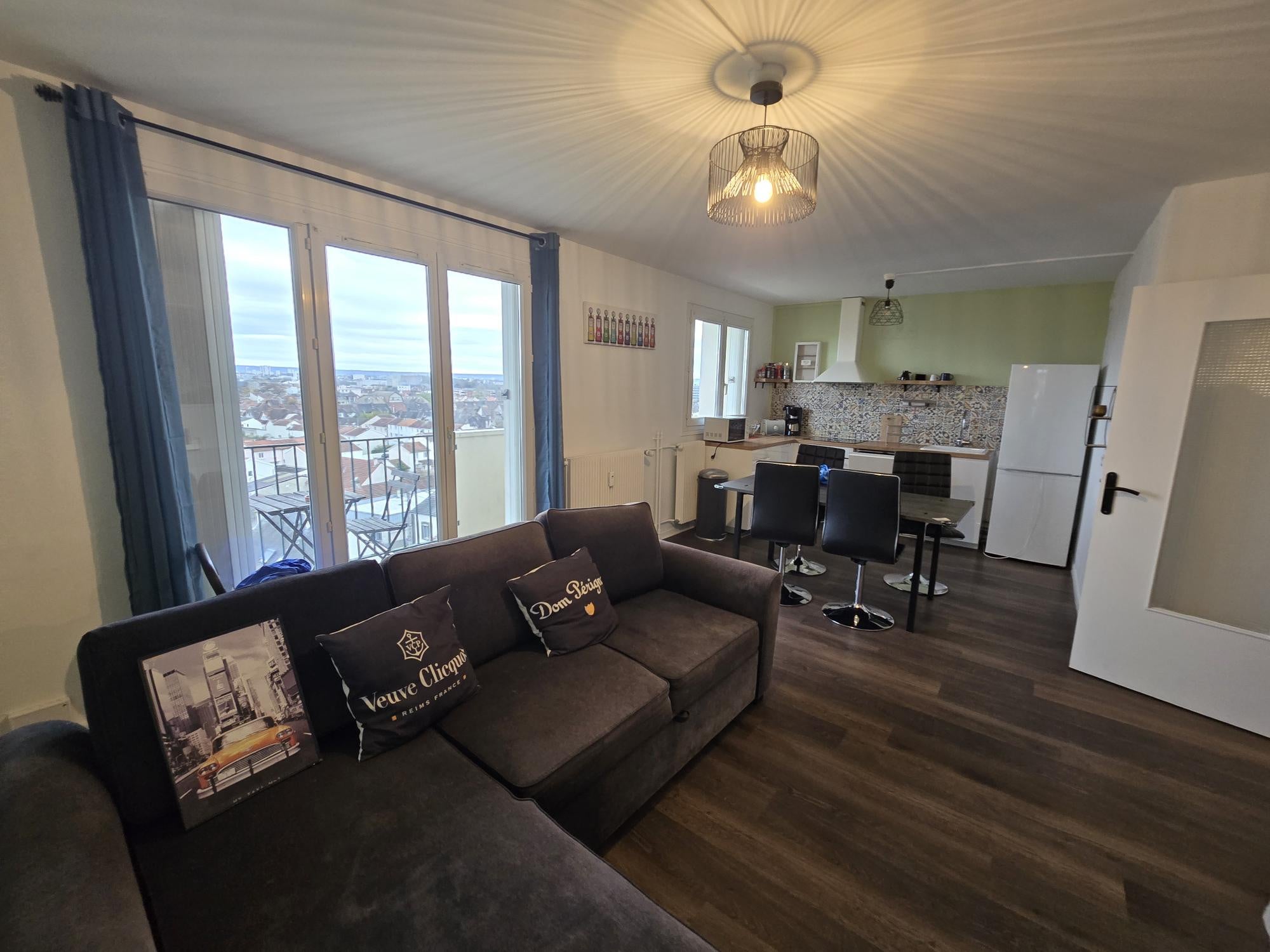 Flat Rue Pierre Brossolette in Reims