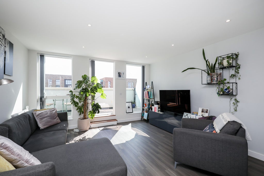 Flat Whelan Road in Greater London