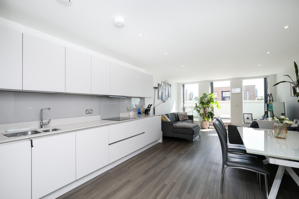 Flat Whelan Road in Greater London