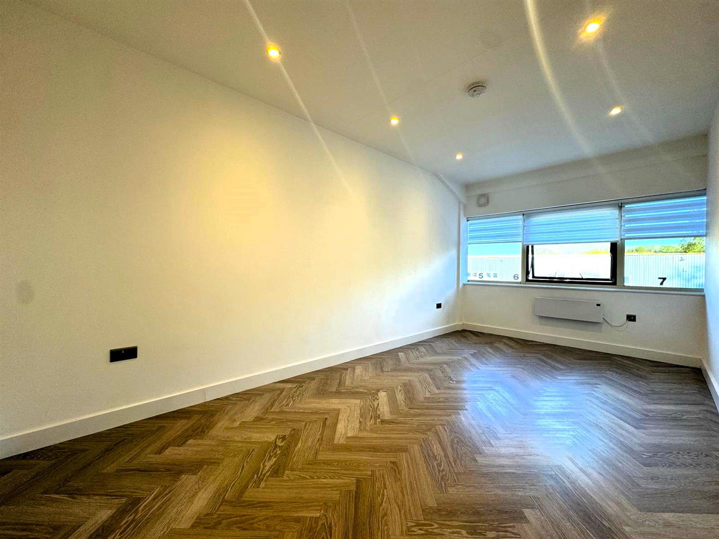 Flat Redfields Lane in Hart