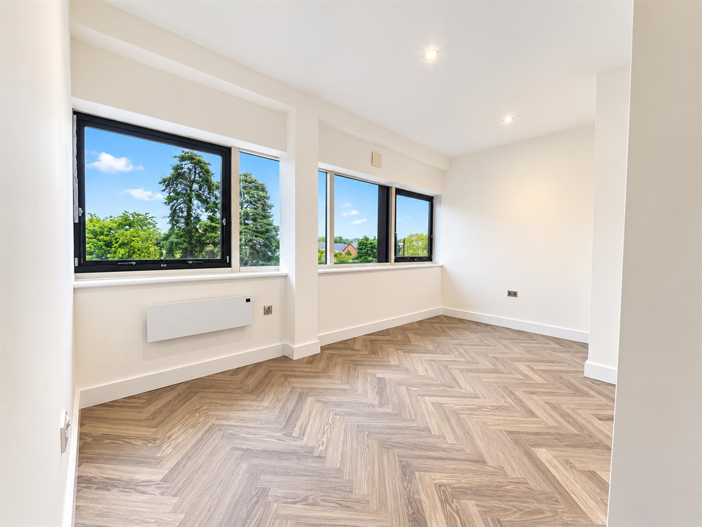 Flat Redfields Lane in Hart
