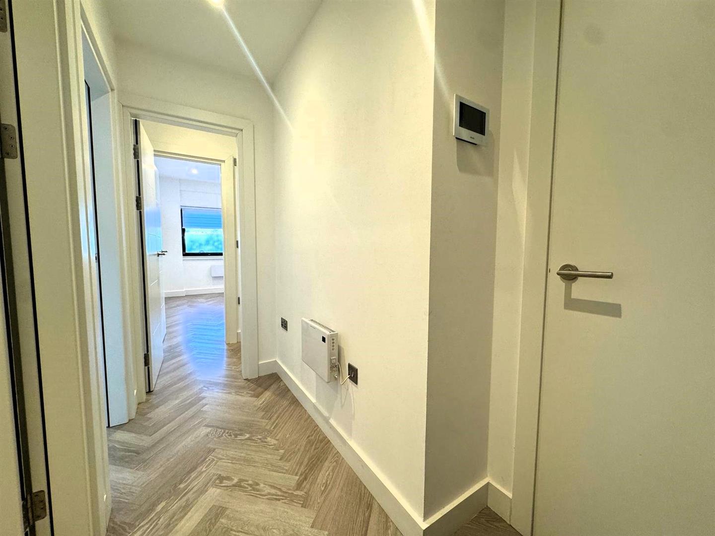 Flat Redfields Lane in Hart