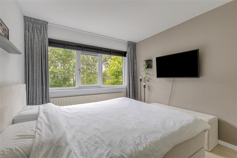 Tussenwoning te koop: Anna Pavlovastraat 34, Almere