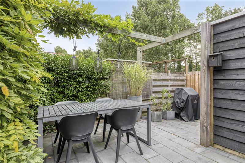 Tussenwoning te koop: Anna Pavlovastraat 34, Almere