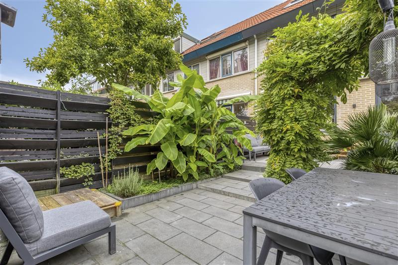 Tussenwoning te koop: Anna Pavlovastraat 34, Almere