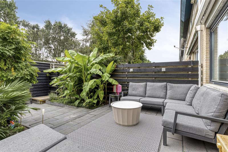 Tussenwoning te koop: Anna Pavlovastraat 34, Almere