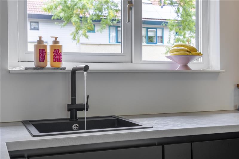 Tussenwoning te koop: Anna Pavlovastraat 34, Almere