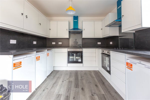 Flat Brynland Avenue in Bristol