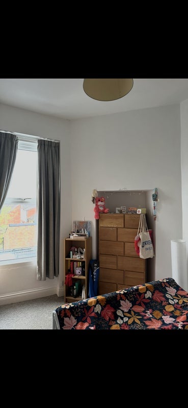 Room Harcourt Road in Bristol