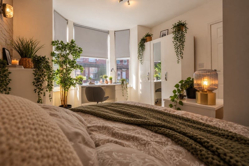 Room Whitby Road in Manchester