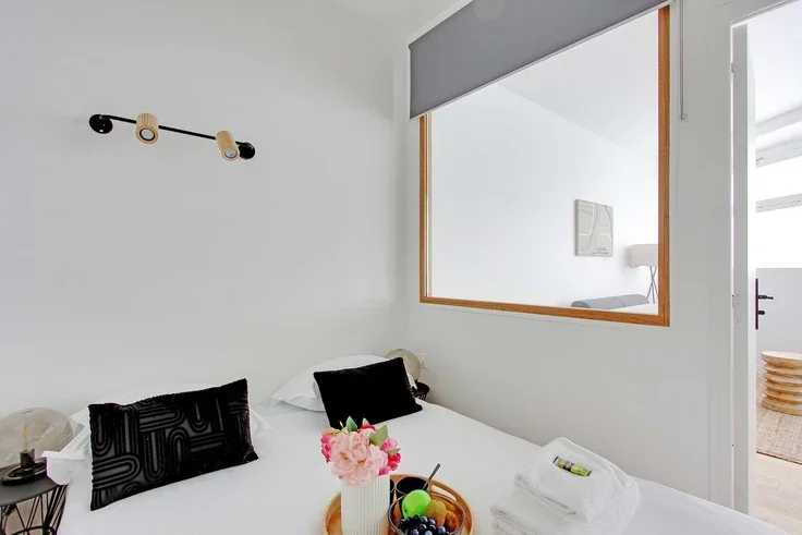 Flat Rue Montcalm in Paris