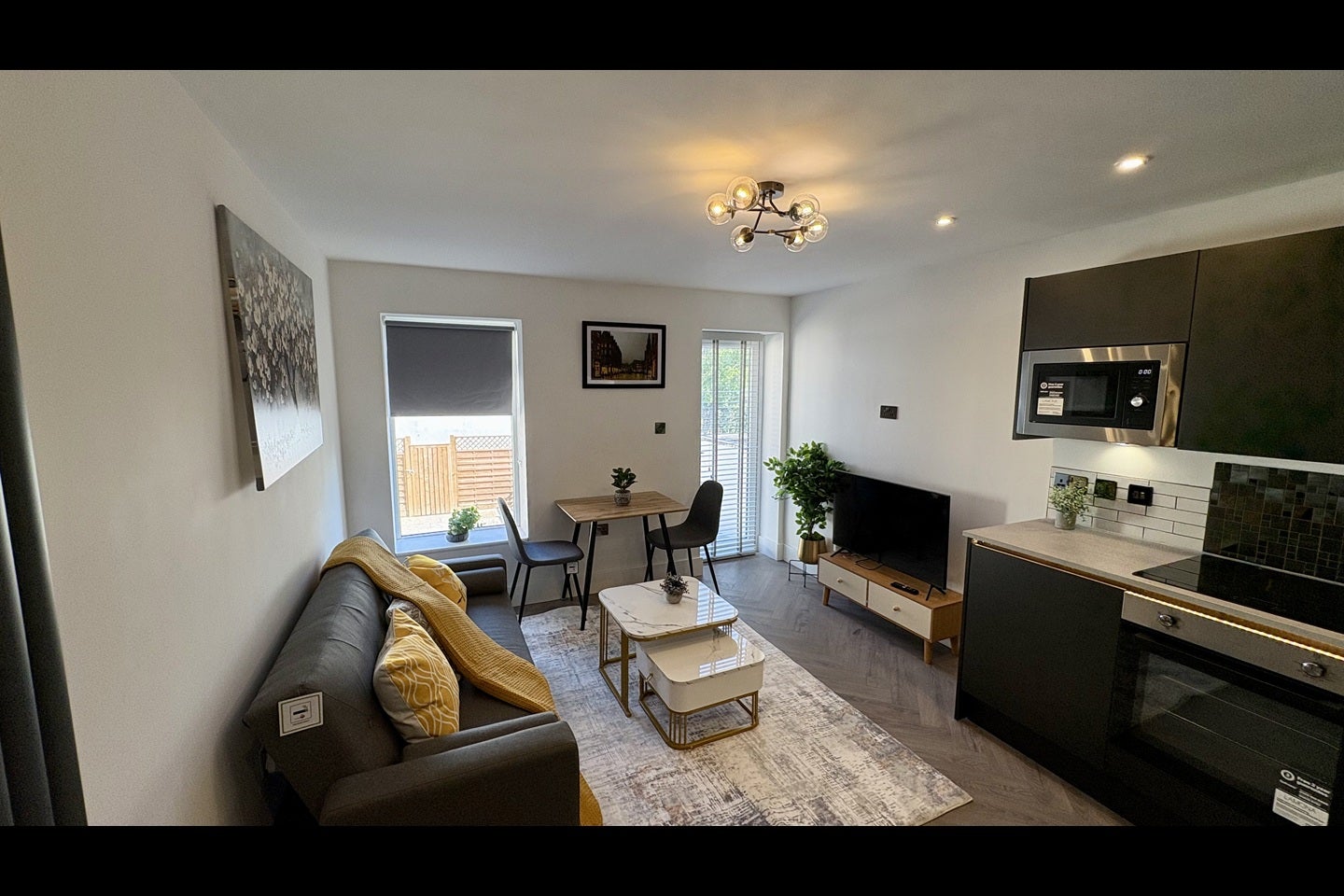 Flat Upper Richmond Road West in Greater London