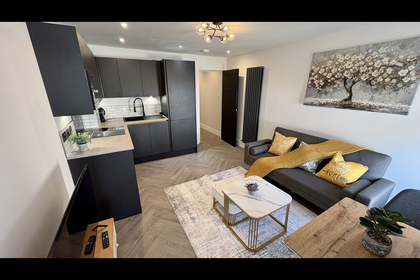 Flat Upper Richmond Road West in Greater London