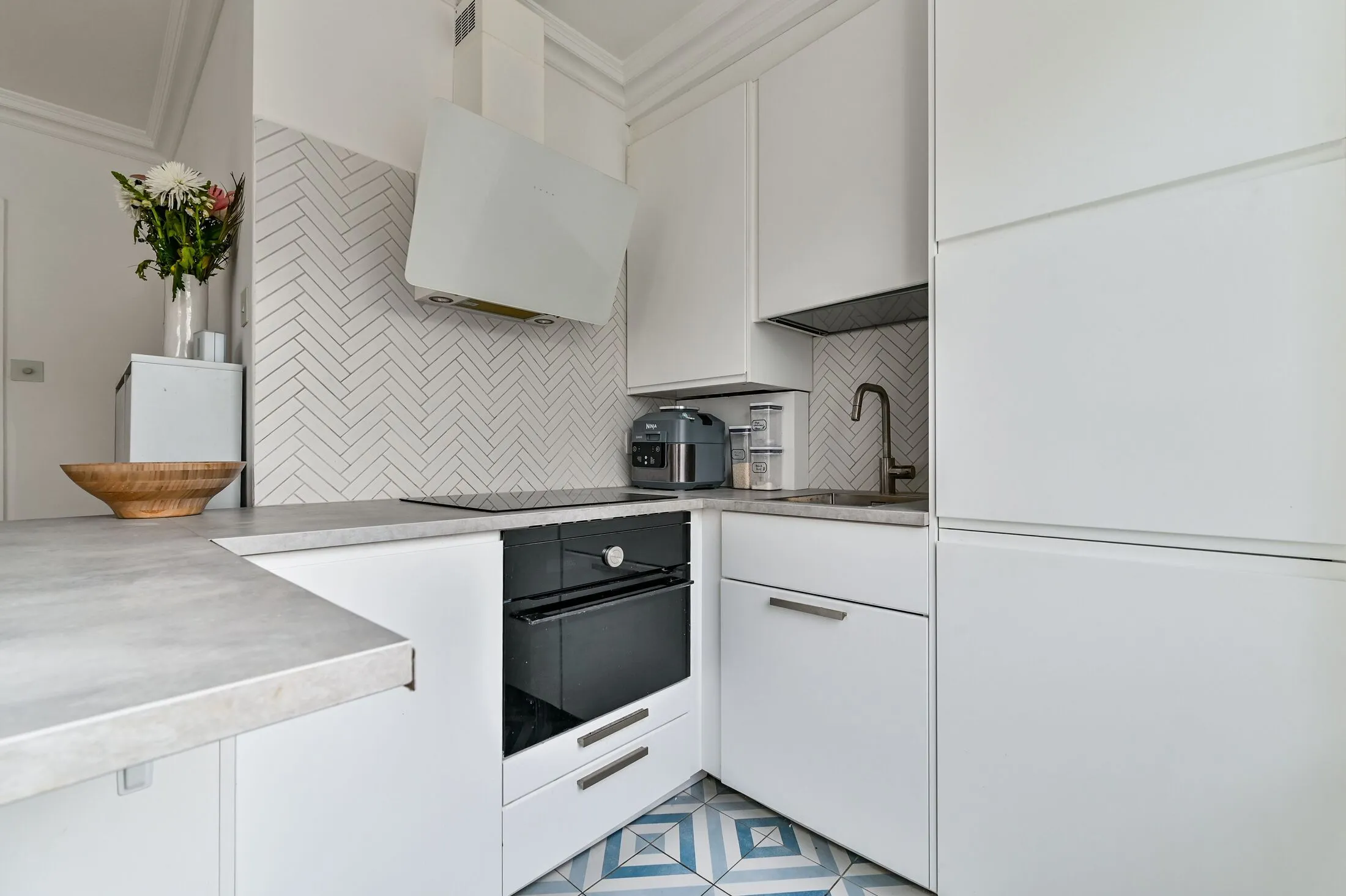 Flat Gloucester Crescent in Greater London