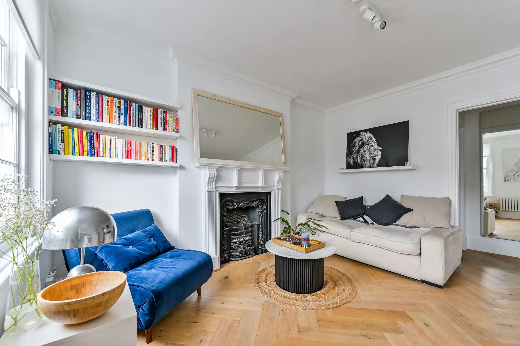 Flat Gloucester Crescent in Greater London