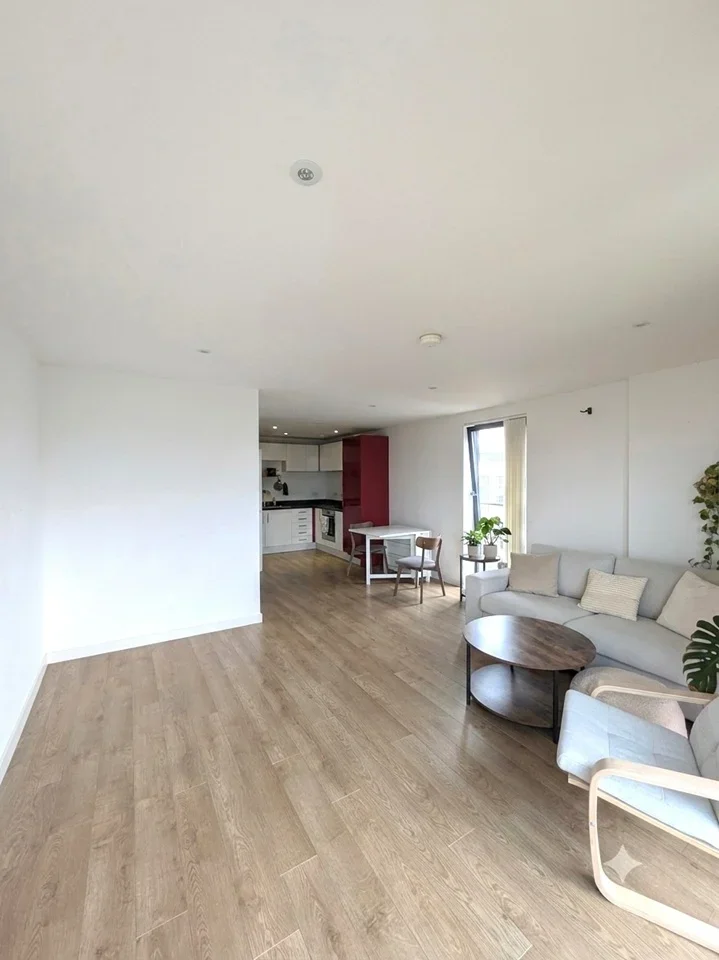 Flat Jonzen Walk in Greater London