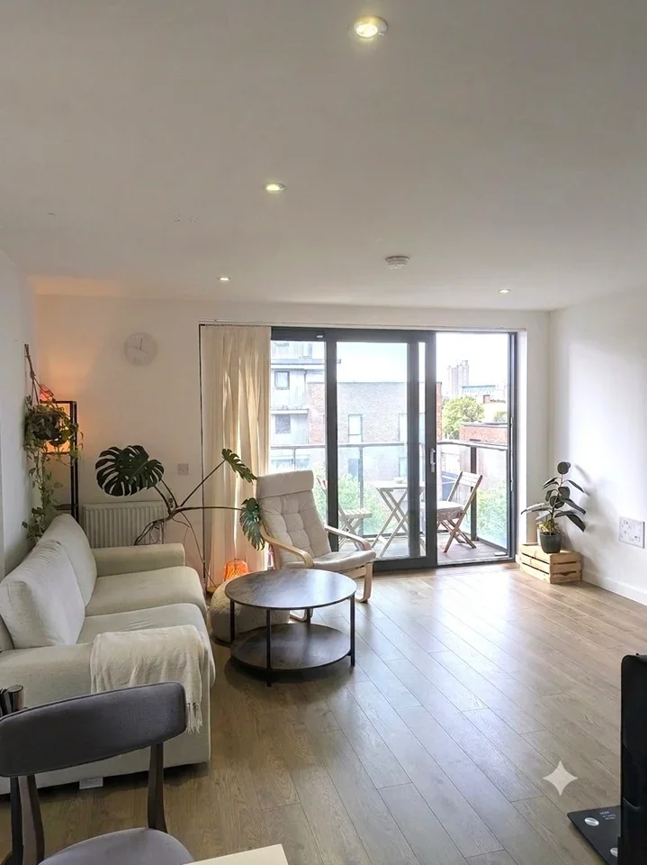Flat Jonzen Walk in Greater London