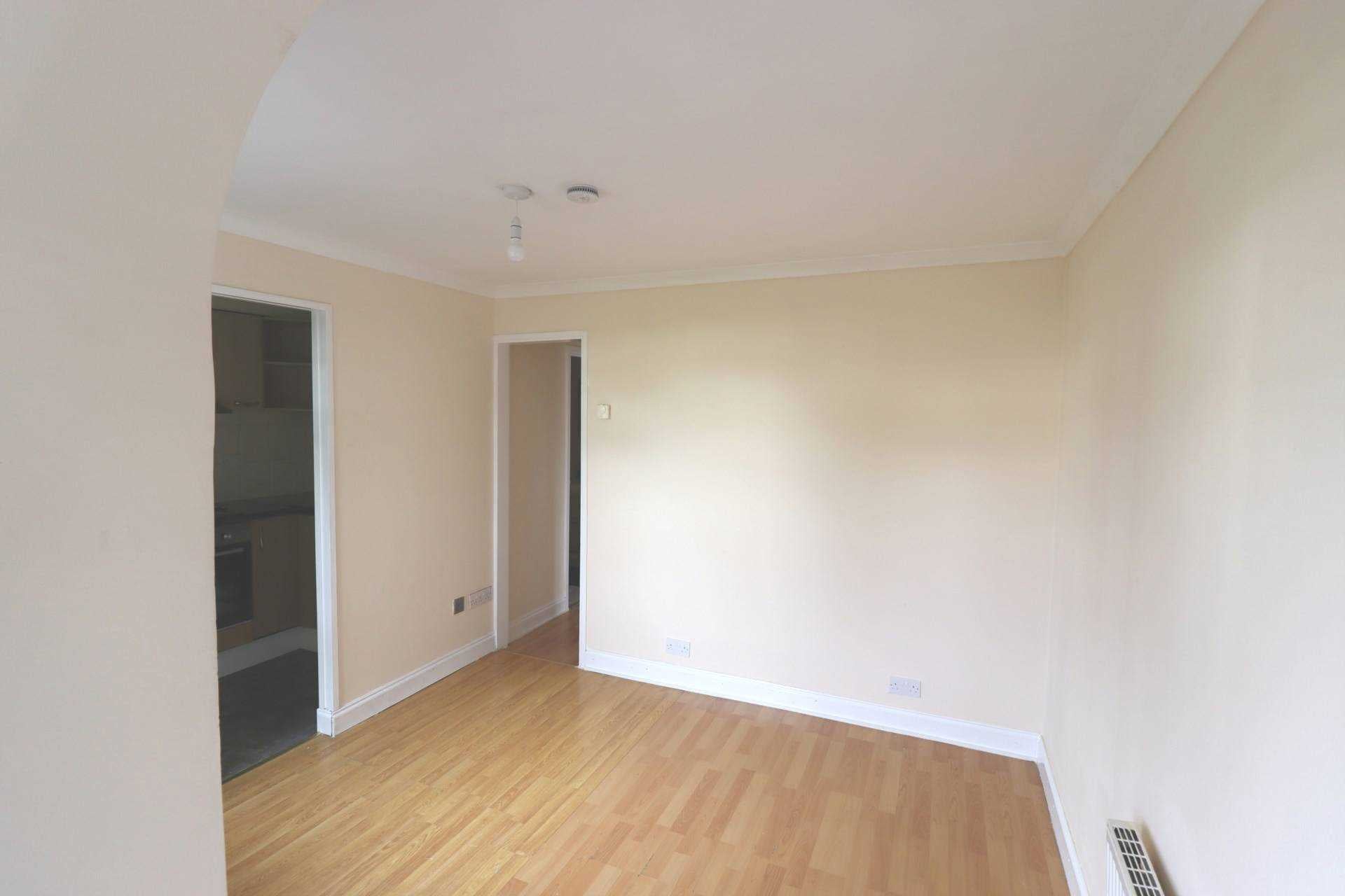 Flat Dashwood Avenue in High Wycombe