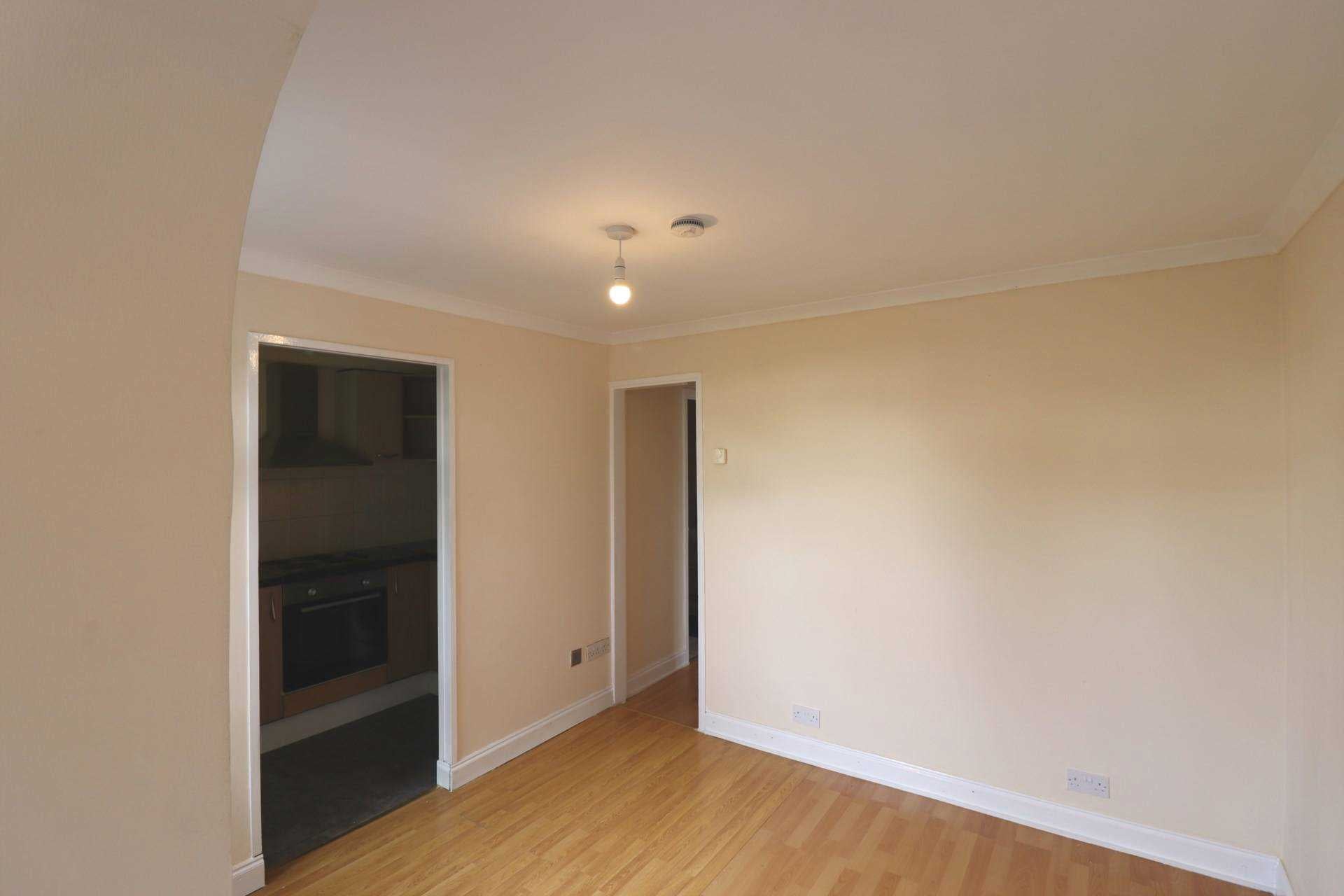 Flat Dashwood Avenue in High Wycombe