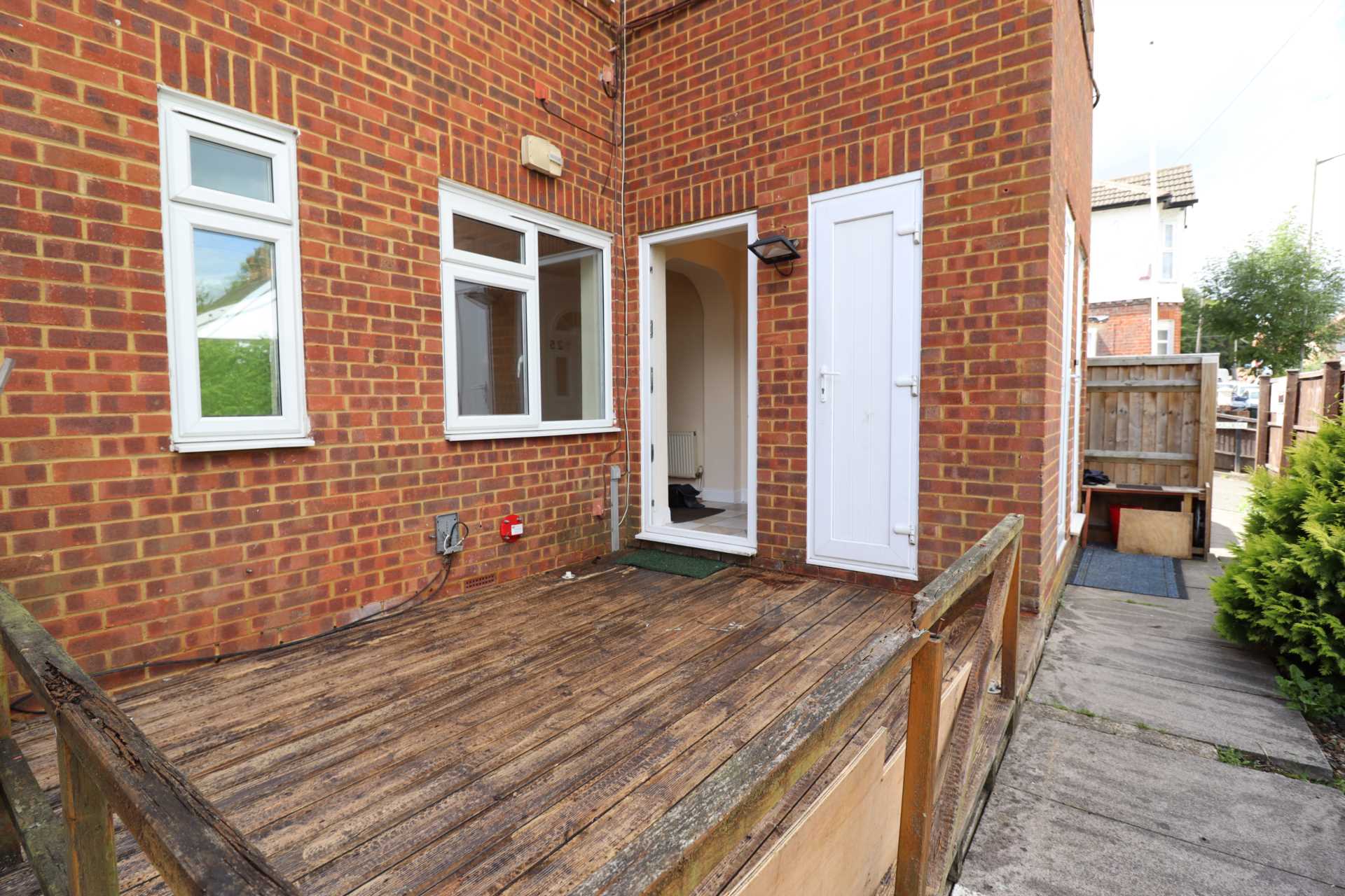 Flat Dashwood Avenue in High Wycombe