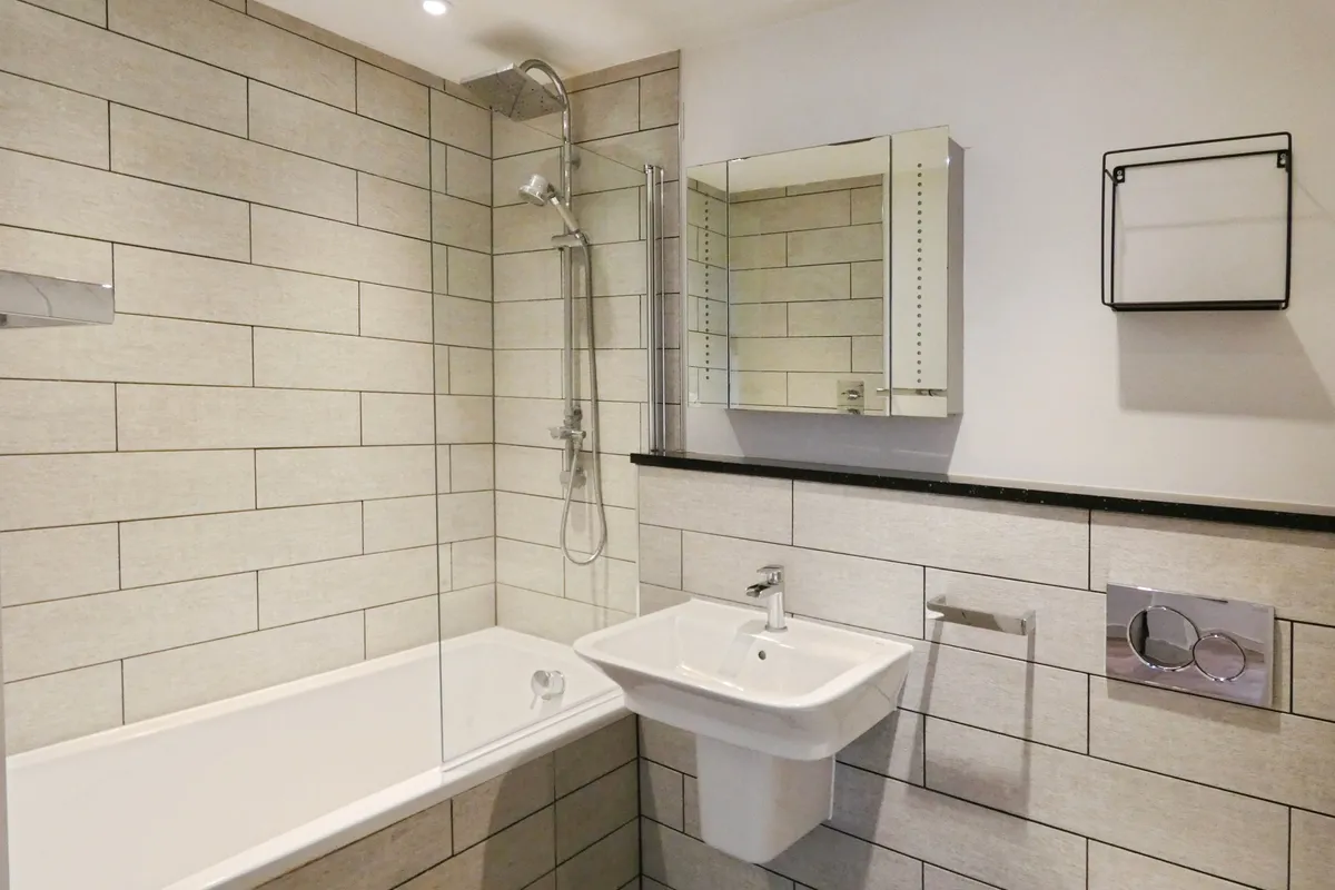 Flat Grosvenor Road in Greater London