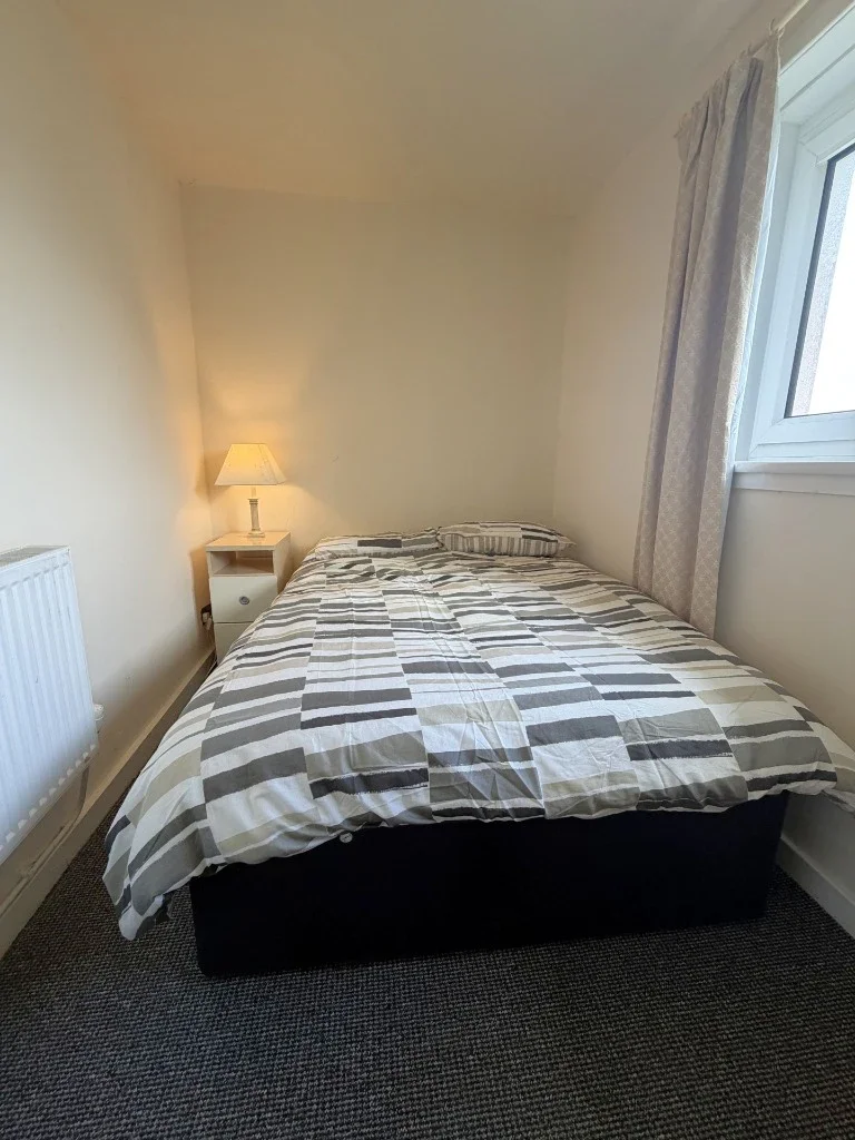 Flat Kinnell Avenue in Glasgow