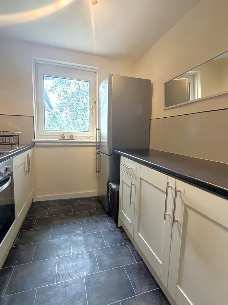 Flat Kinnell Avenue in Glasgow