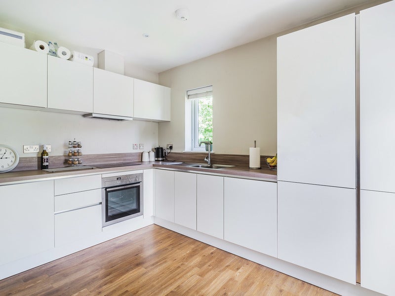 Flat Doran Drive in Reigate and Banstead