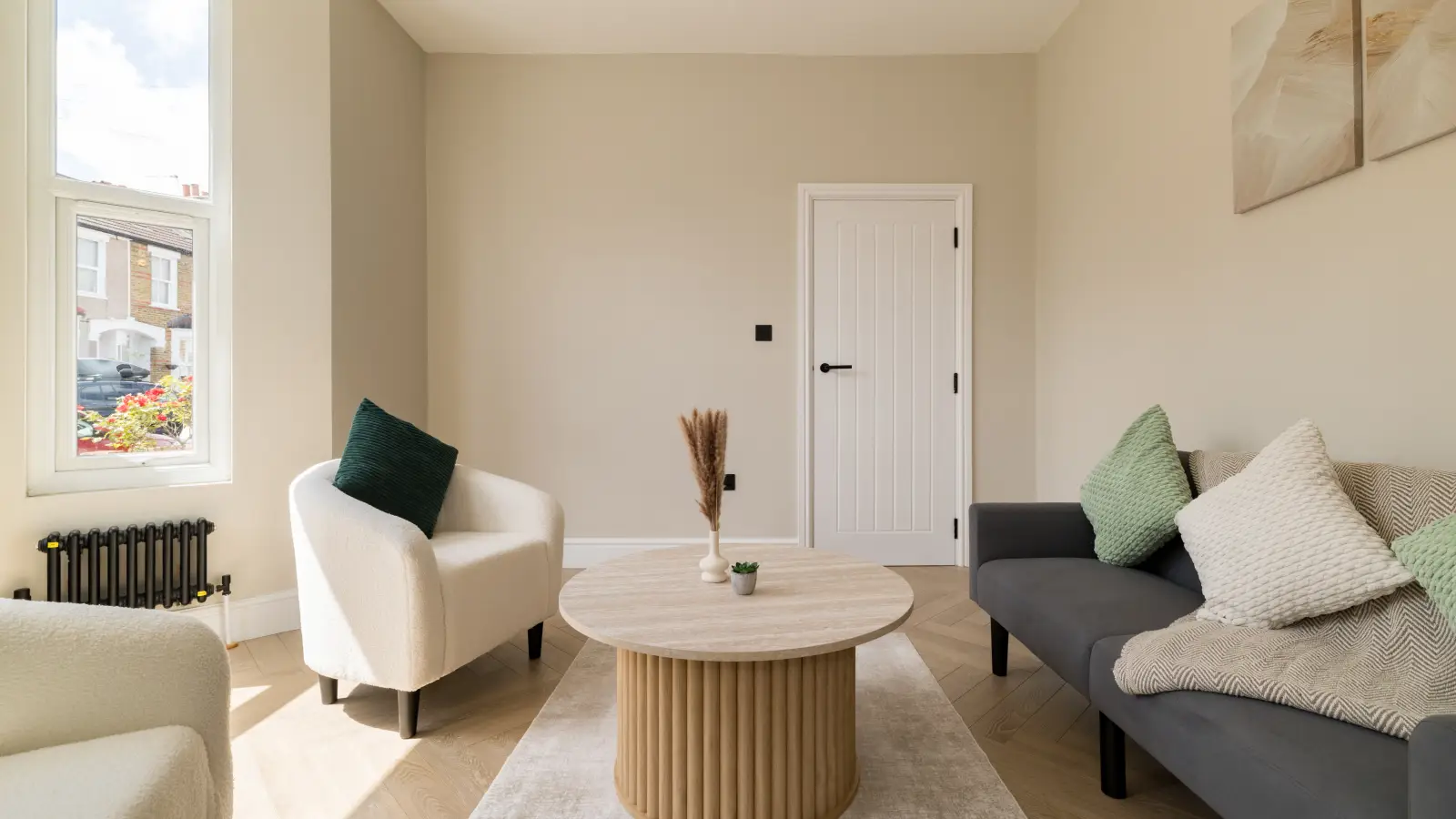 Flat Theodore Road in Greater London