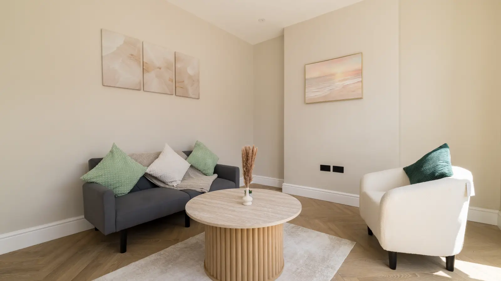 Flat Theodore Road in Greater London