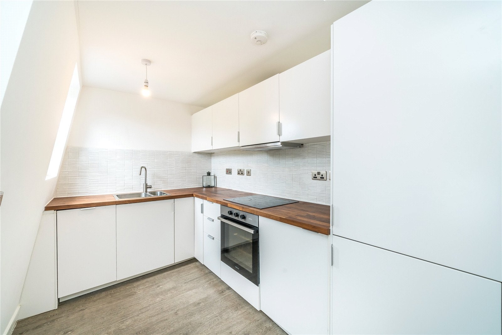 Flat Southcroft Road in Greater London