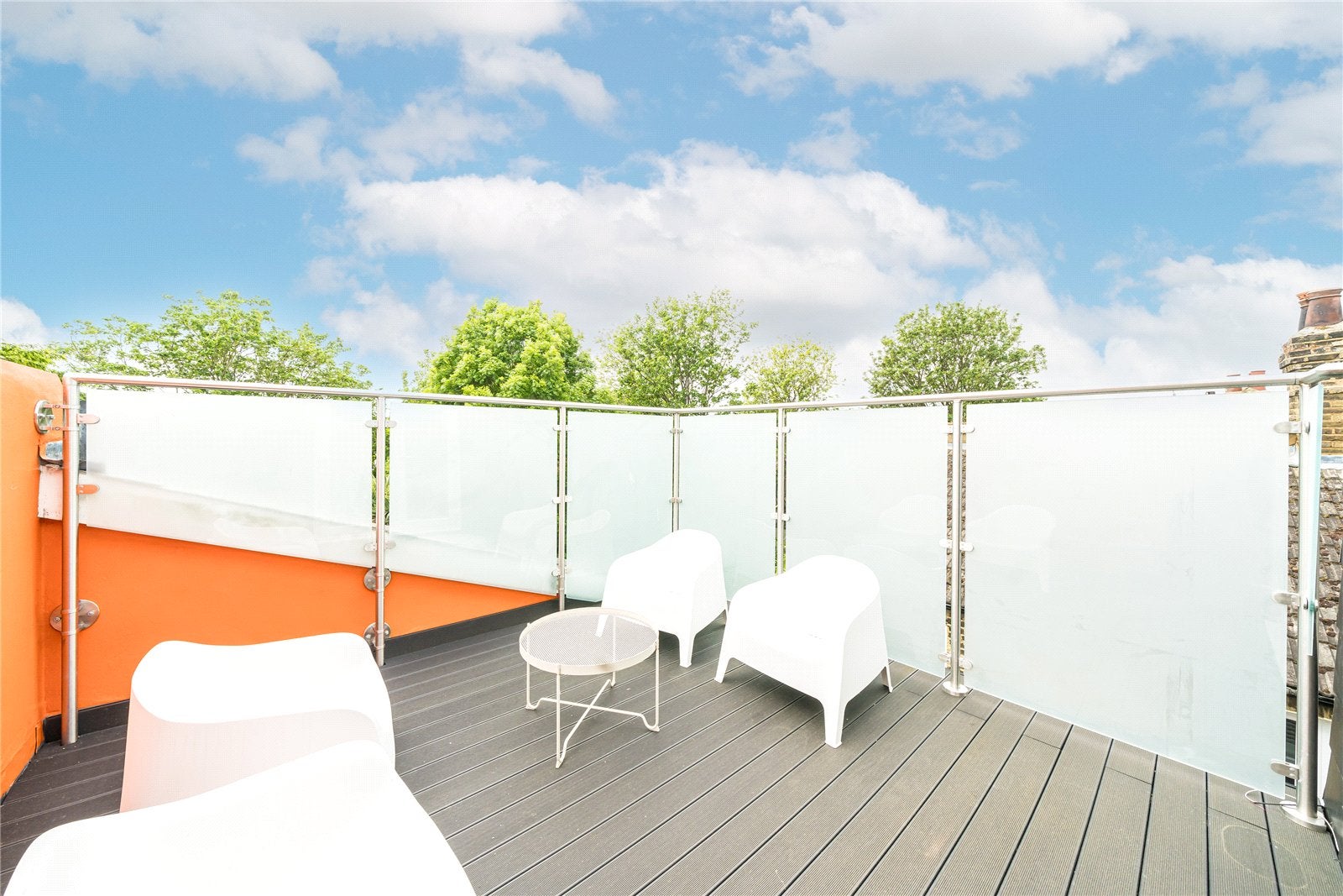 Flat Southcroft Road in Greater London