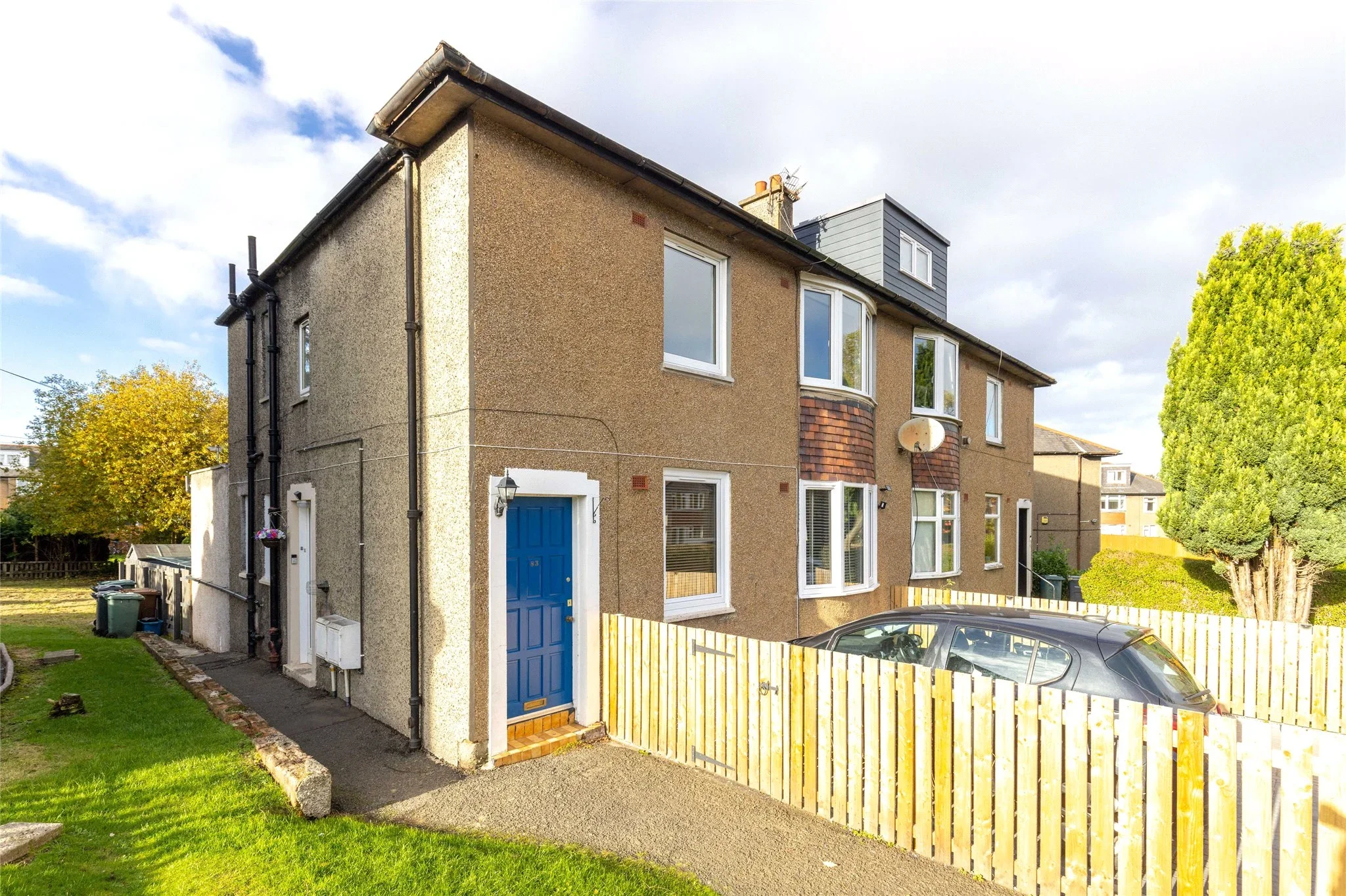 House Carrick Knowe Avenue in City of Edinburgh