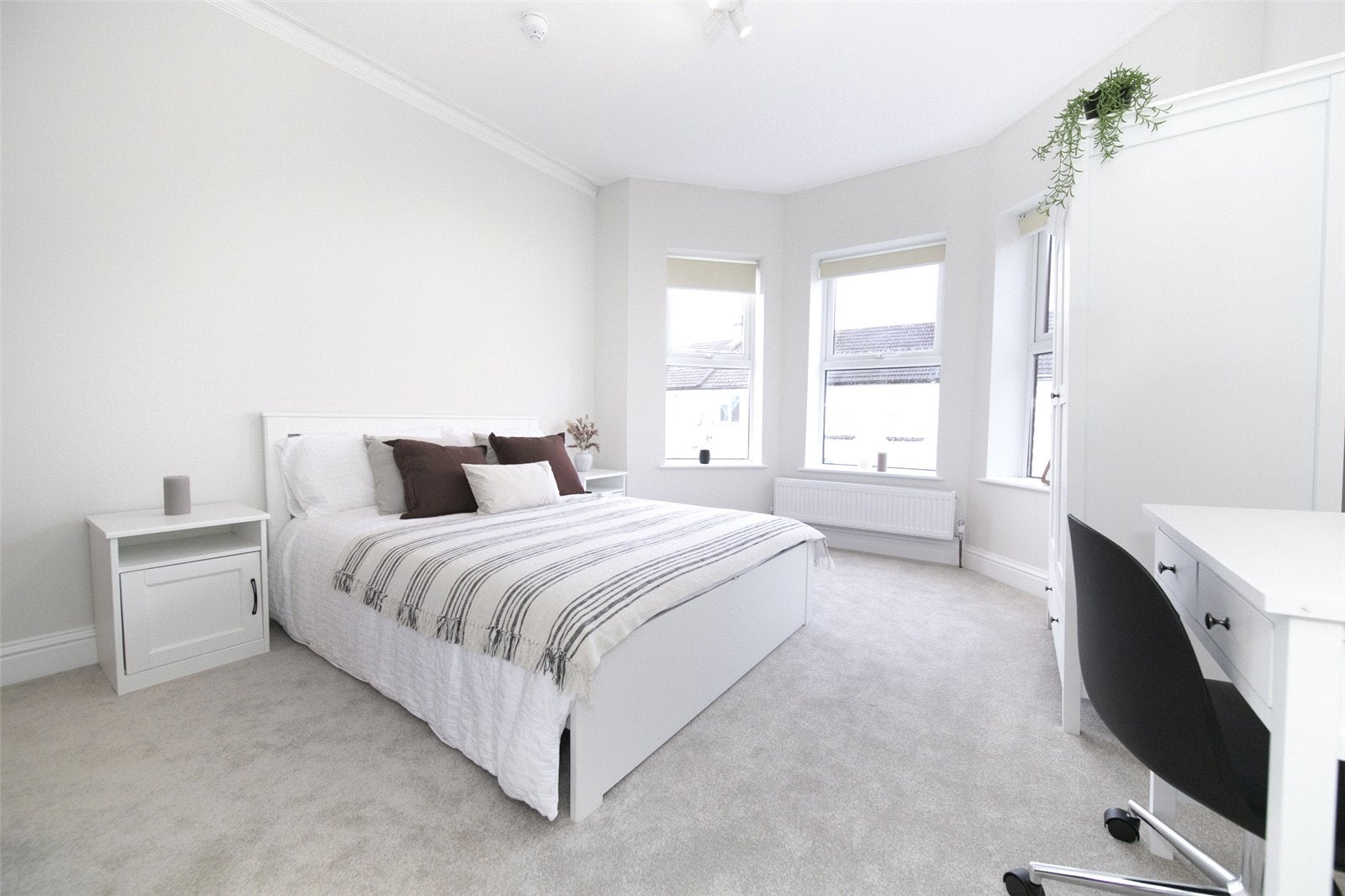 Flat Grosvenor Road in Rushmoor