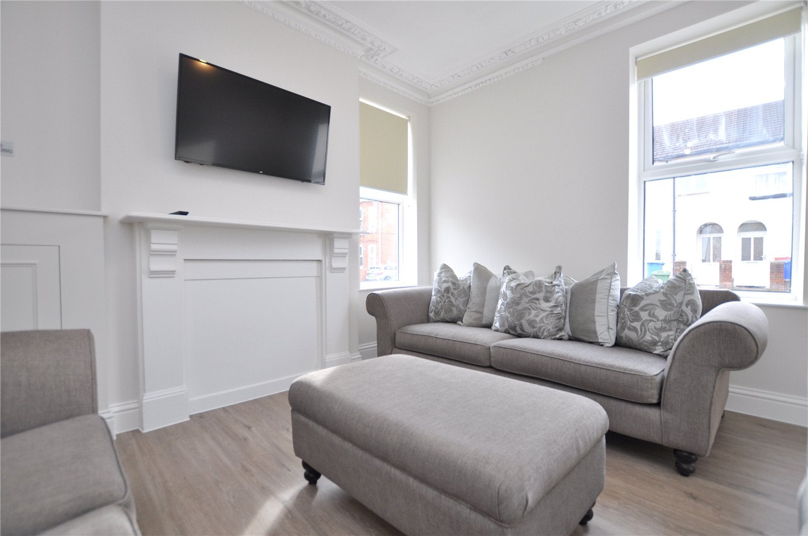 Flat Grosvenor Road in Rushmoor
