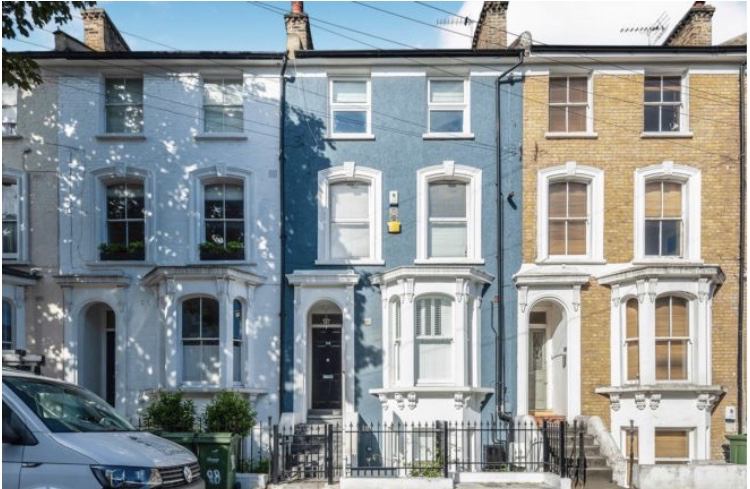 Room Dalyell Road in Greater London