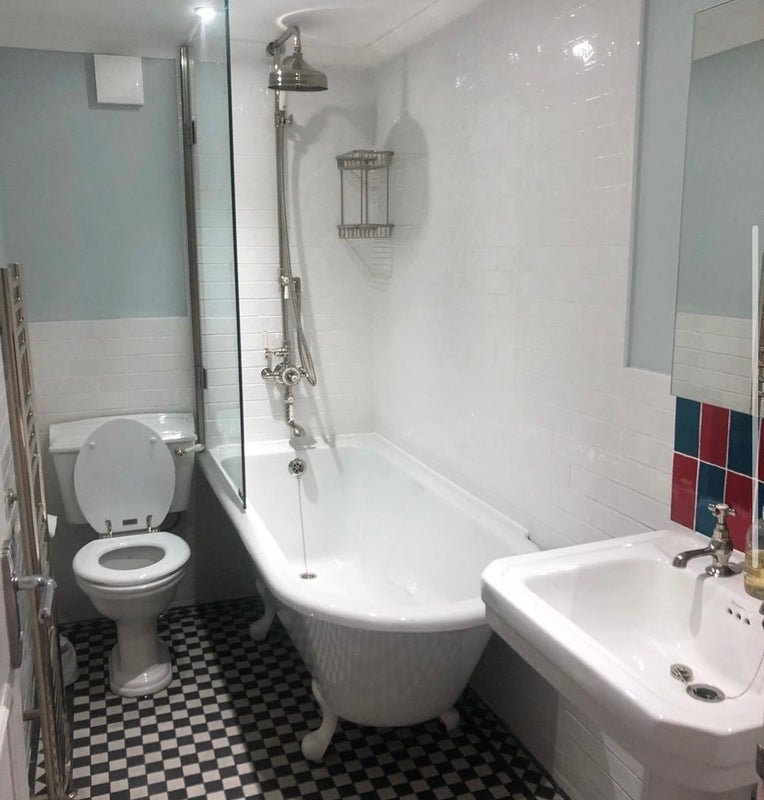 Room Dalyell Road in Greater London