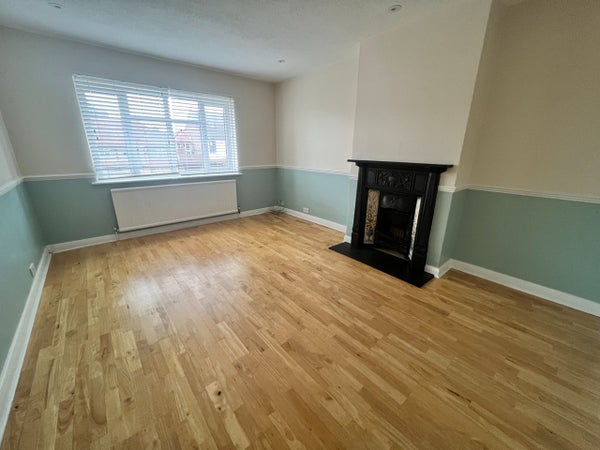 Flat Ewell Road in London