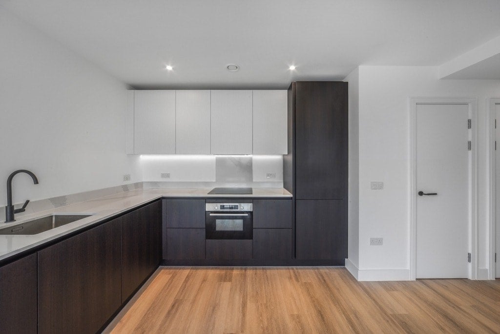 Flat Friary Road in Greater London