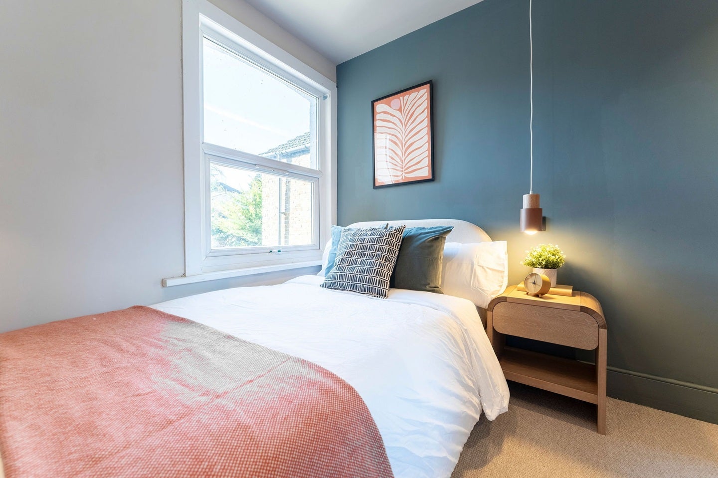 Room Kitchener Road in High Wycombe