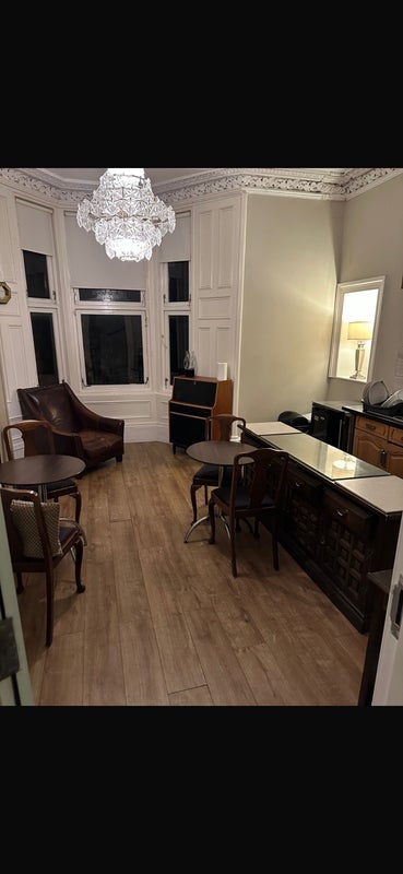 Room Bank Street in Glasgow