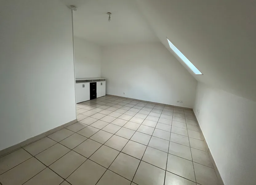Flat Rue du Docteur Moussaud in Cuise-la-Motte