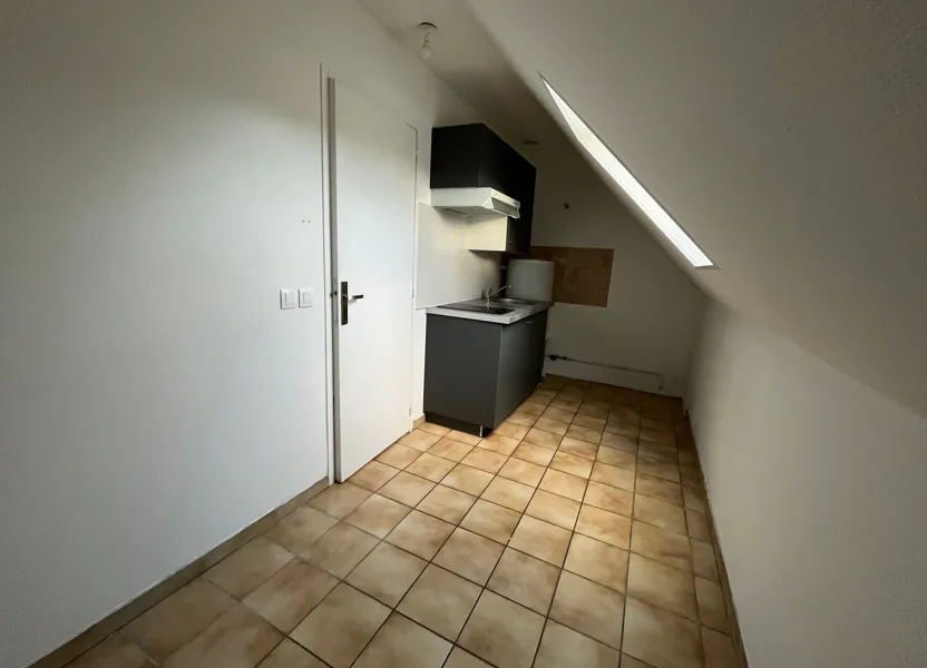 Flat Rue du Docteur Moussaud in Cuise-la-Motte