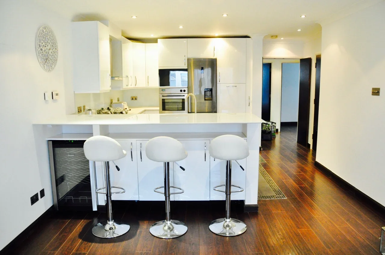 Flat Ensign Street in Greater London