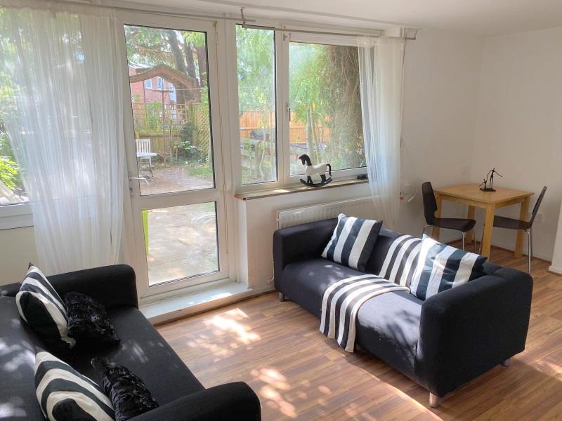 Flat Petersfield Rise in Greater London