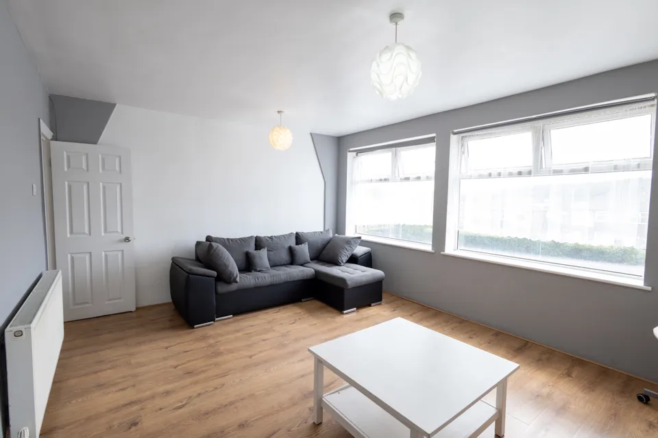 Flat Dewsbury Road in Leeds