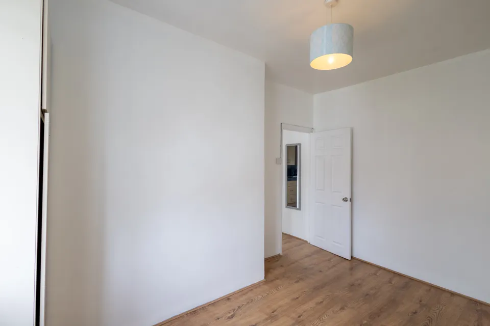 Flat Dewsbury Road in Leeds